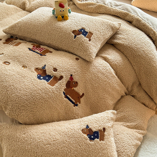 KTX-234579 Cozy Cartoon-Themed Cashmere Winter Bedding Set - Extra Thick, Four-Piece Collection