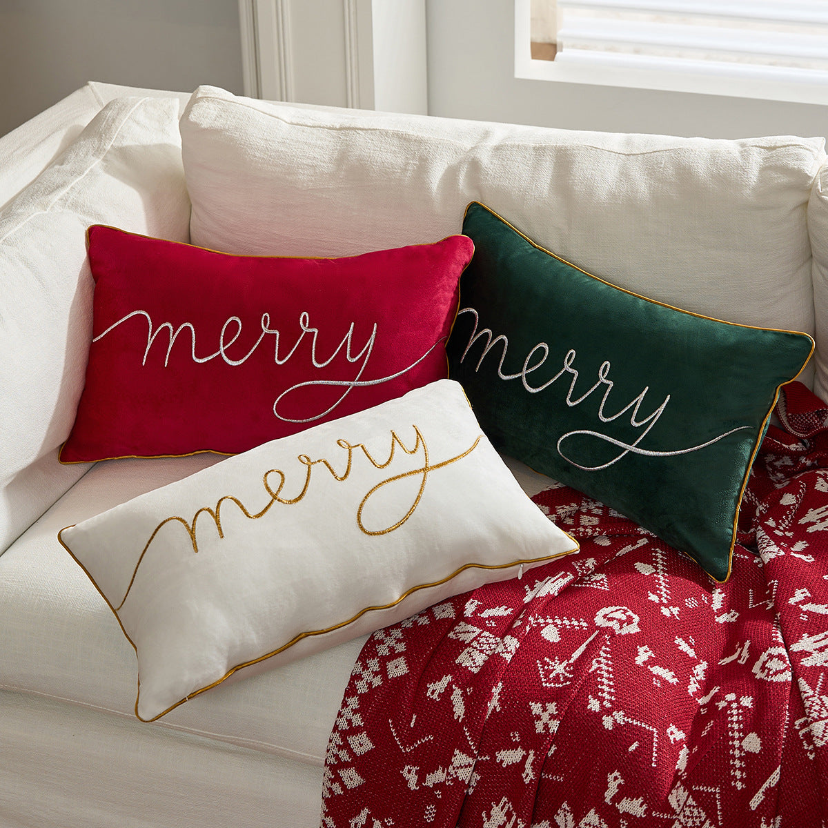 HKM-236883 Christmas Decorative Pillow Cover - Modern Design in White, Red, and Green (30x50cm)