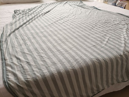 HKM-237395 Reversible Lightweight Cold Fiber Summer Nap Blanket - 130x170 cm, Breathable and Skin-Friendly