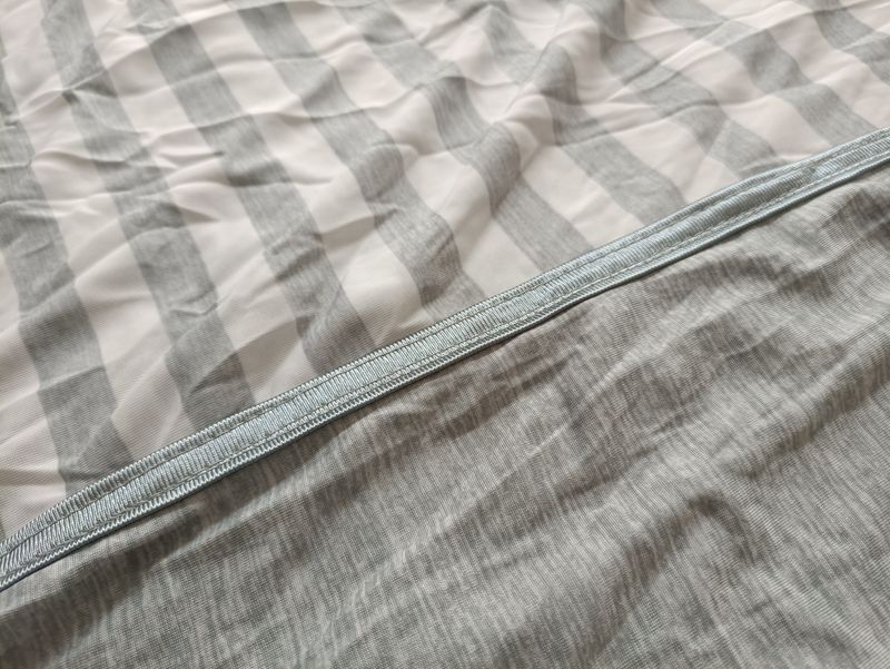 HKM-237395 Reversible Lightweight Cold Fiber Summer Nap Blanket - 130x170 cm, Breathable and Skin-Friendly