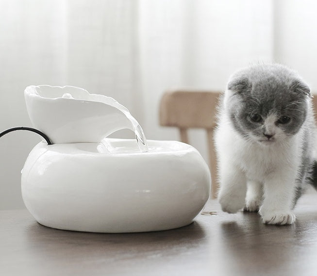 HKM-240403 Automatic Ceramic Cat Water Dispenser in White and Pink with Fine Filtration System