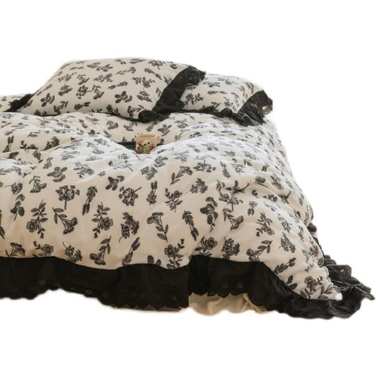 HKM-240851 Vintage Floral Black and White Lace Milk Velvet Plush Bedding Set - 4-Piece Reactive Print Collection