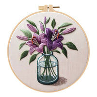 HKM-243923 Purple Lily Flower Embroidery Art with Imitation Bamboo Frame, 28x28cm Cotton and Linen Design