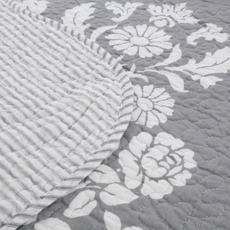 HKM-249427 Cotton Three-Piece Quilted Bedding Set for 1.5 Meter Bed with 2 Pillowcases and Bed Cover