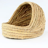 HKM-251923 Natural Hand-Woven Grass Nest for Small Animals - Cozy Straw and Corn Husk Design