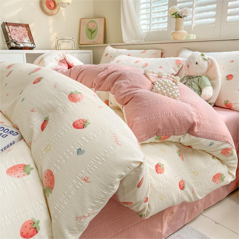 HKM-254355 Three-Piece Geometric and Floral Duvet Set in Various Sizes with Reactive Printing