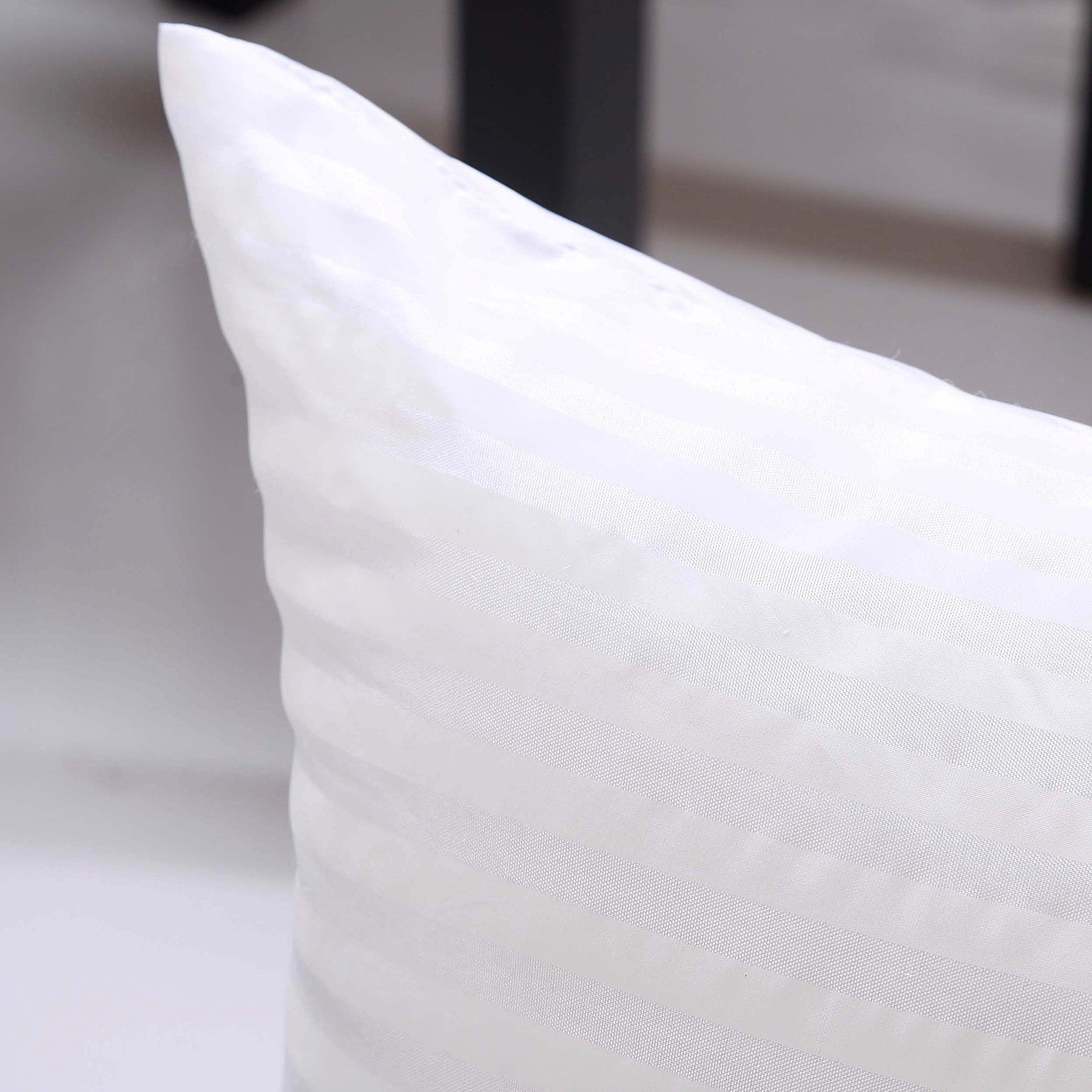 HKM-255315 Polyester Cotton Square Cushion Core - 40x40cm, Ideal for 33-36cm Covers