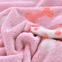 HKM-255507 Cozy Thin Fleece Blanket with Cute Claw Design for Winter – Multiple Sizes Available