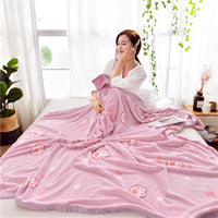 HKM-255507 Cozy Thin Fleece Blanket with Cute Claw Design for Winter – Multiple Sizes Available