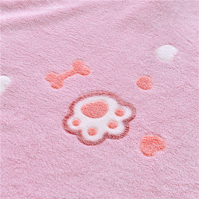HKM-255507 Cozy Thin Fleece Blanket with Cute Claw Design for Winter – Multiple Sizes Available