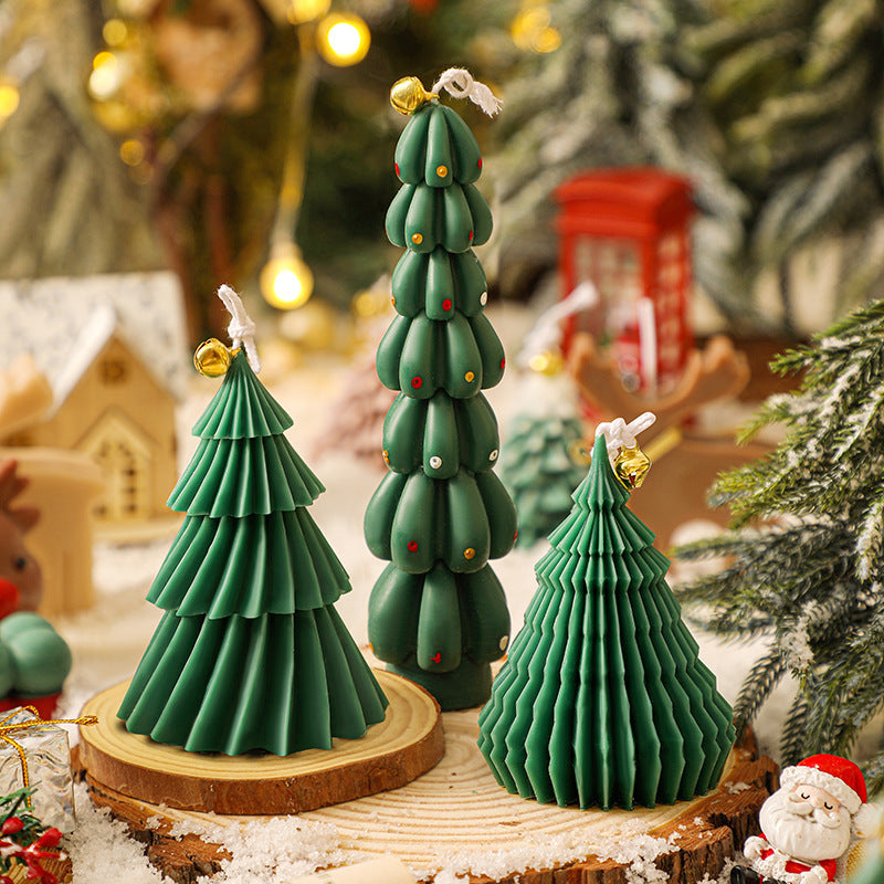 HKM-264531 Spiral Aromatherapy Candle in White, Christmas Red, and Christmas Green for Home and Desktop Decoration