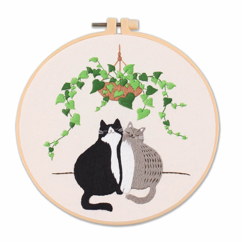 HKM-268691 Naughty Cat Cartoon Embroidery Pattern DIY Kit with Embroidery Frame - 30x30cm Canvas
