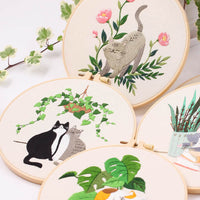 HKM-268691 Naughty Cat Cartoon Embroidery Pattern DIY Kit with Embroidery Frame - 30x30cm Canvas