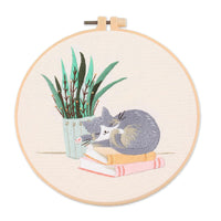 HKM-268691 Naughty Cat Cartoon Embroidery Pattern DIY Kit with Embroidery Frame - 30x30cm Canvas
