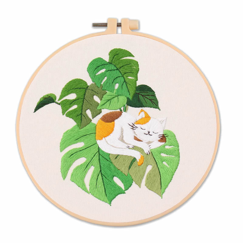 HKM-268691 Naughty Cat Cartoon Embroidery Pattern DIY Kit with Embroidery Frame - 30x30cm Canvas