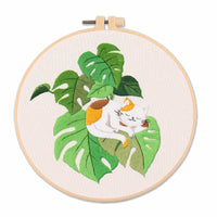 HKM-268691 Naughty Cat Cartoon Embroidery Pattern DIY Kit with Embroidery Frame - 30x30cm Canvas