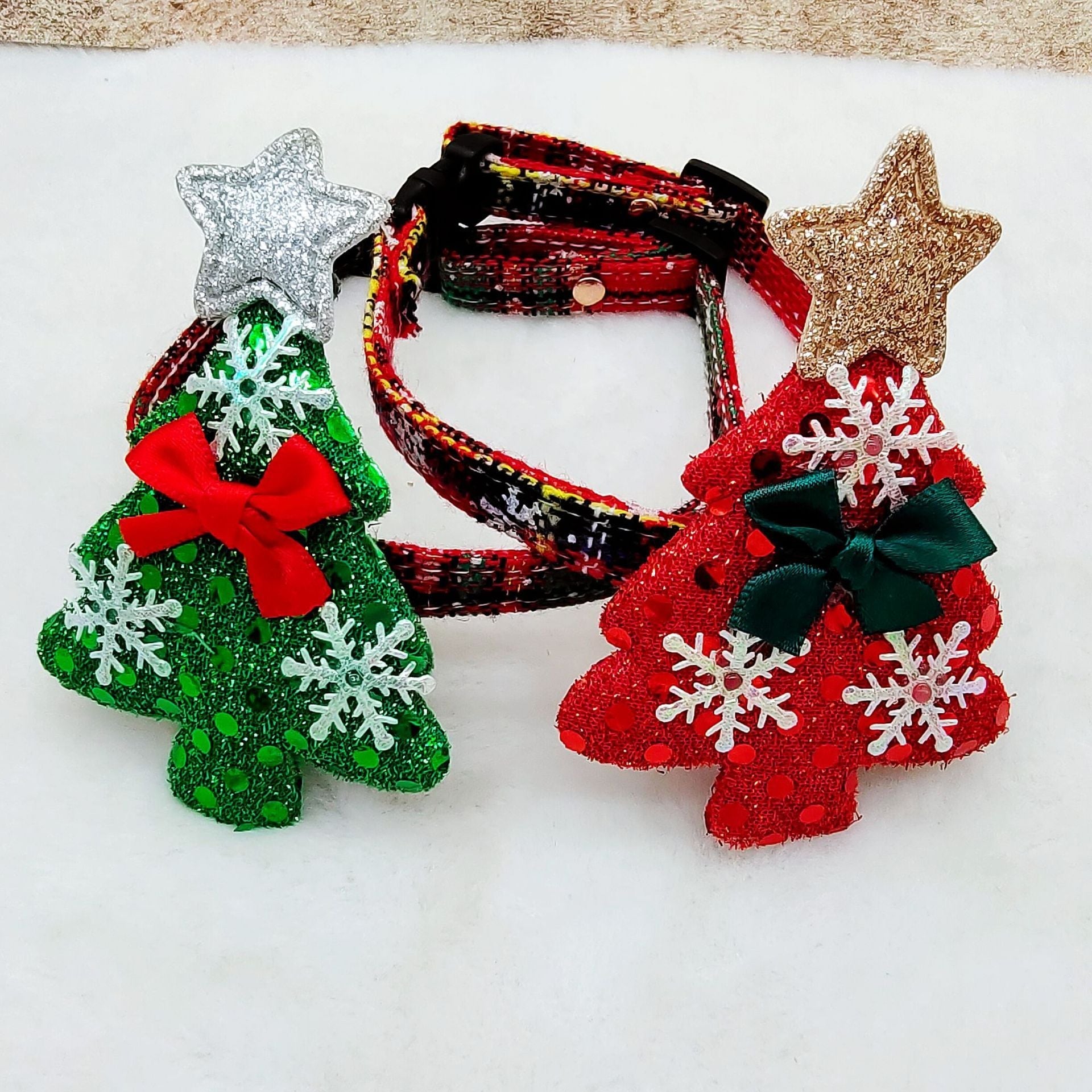 HKM-274323 Adjustable Canvas Pet Collar in Christmas Snowflake Design - Red & Green, 1.0cm Width, 34cm Total Length