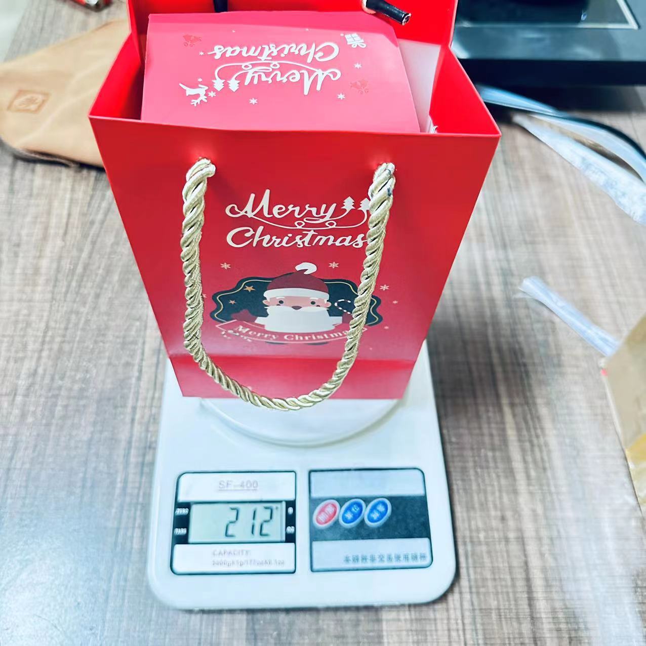 HKM-275219 Surprise Bounce Christmas Gift Box Set with Multiple Sizes and Gift Bags