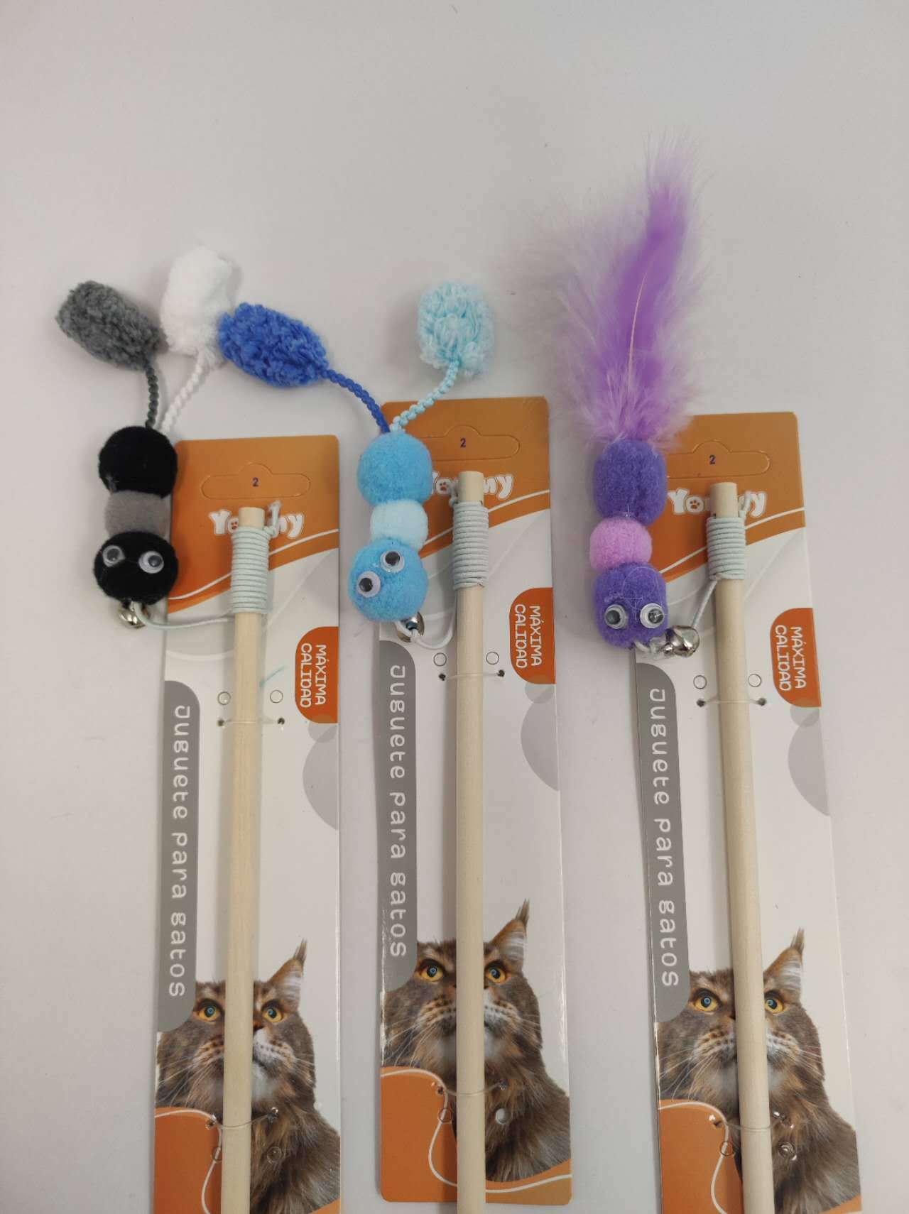 HKM-285139 Ant-Inspired Cat Treat Sticks for Playful Felines