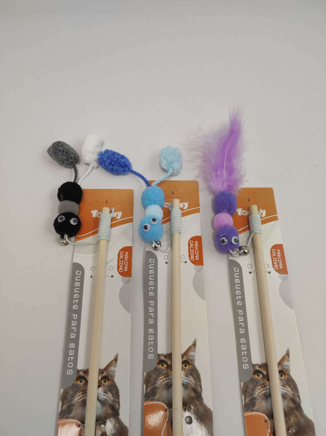 HKM-285139 Ant-Inspired Cat Treat Sticks for Playful Felines