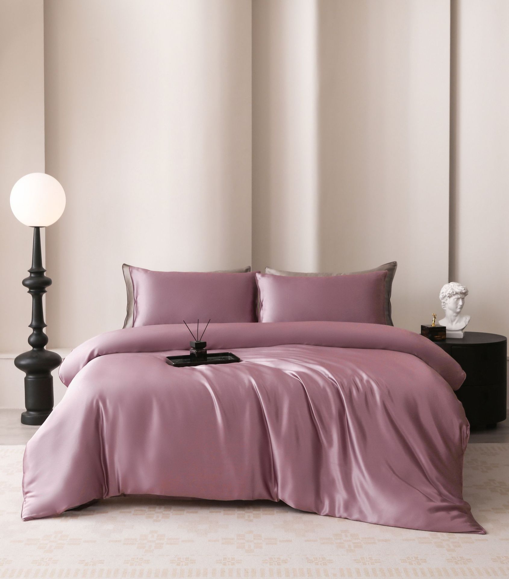 HKM-285971 Silk Four-Piece Bedding Set with Duvet Cover and Pillowcases in Multiple Sizes