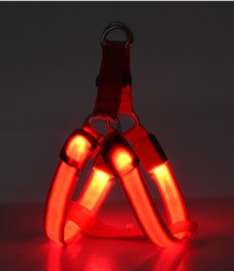 HKM-293395 LED Luminous Dog Chest Strap with Interchangeable Battery and Multiple Flashing Modes