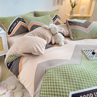 HKM-294867 Cozy Milk Velvet Winter Bed Set with Cartoon and Geometric Patterns - Four-Piece Duvet Cover, Sheet, and Pillowcases