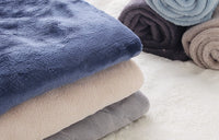 HKM-300755 Large and Small Pet Blanket for Dogs and Cats - Cozy Quilt for All Seasons