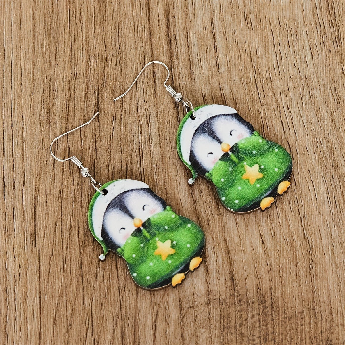 HKM-307027 Cute Penguin Acrylic Earrings for Christmas - Red and Green Cartoon Design, Unisex, 3cm