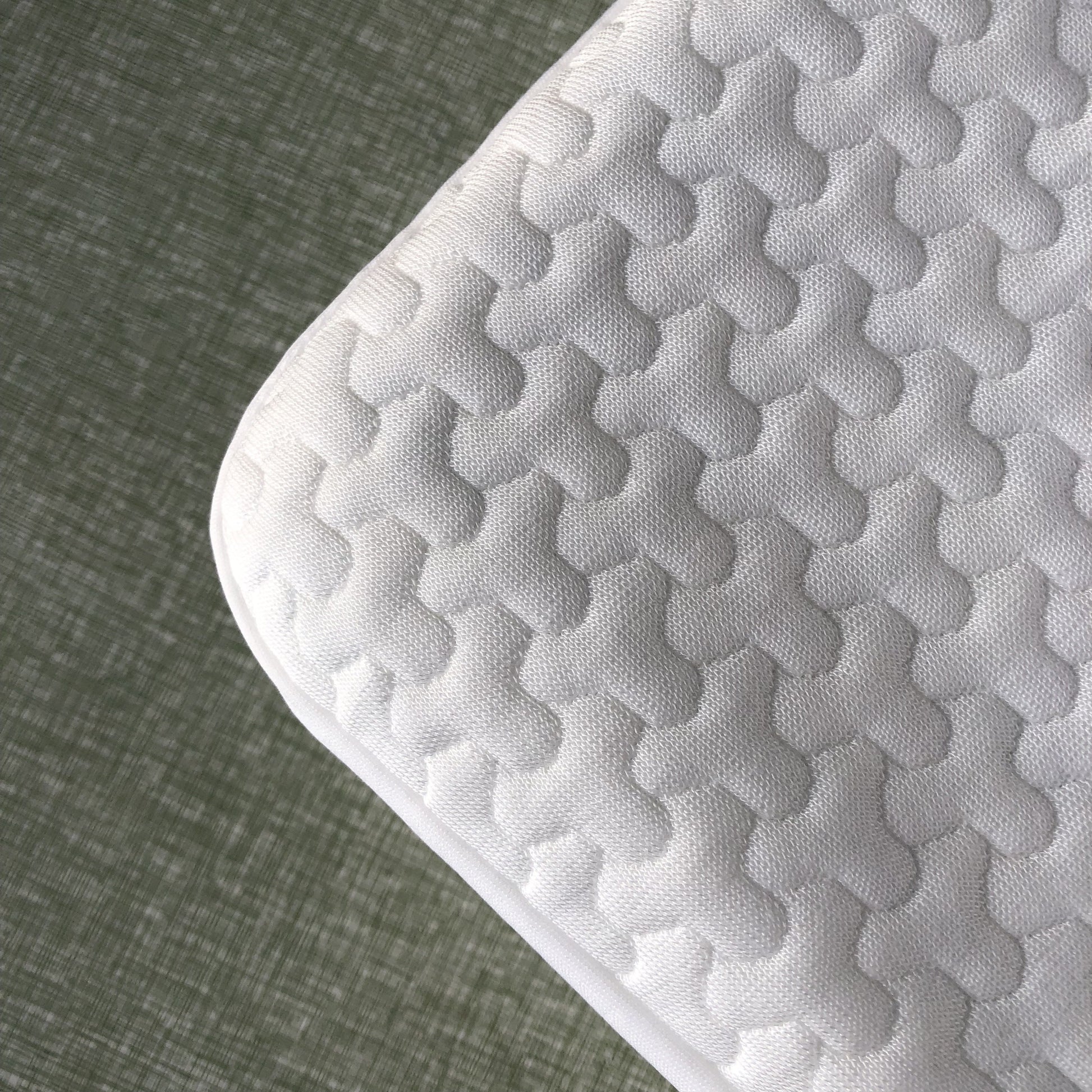 HKM-310995 Waterproof Polyester Cotton Bed Cover – Knitted Design, 180x200+30cm