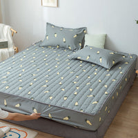 HKM-314131 Waterproof Quilted Bedspread Mattress Cover for 30cm Mattresses