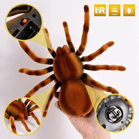 HKM-314707 Remote Control Infrared Induction Plush Spider Toy - Soft Scary Prank for Halloween 360° Rotation