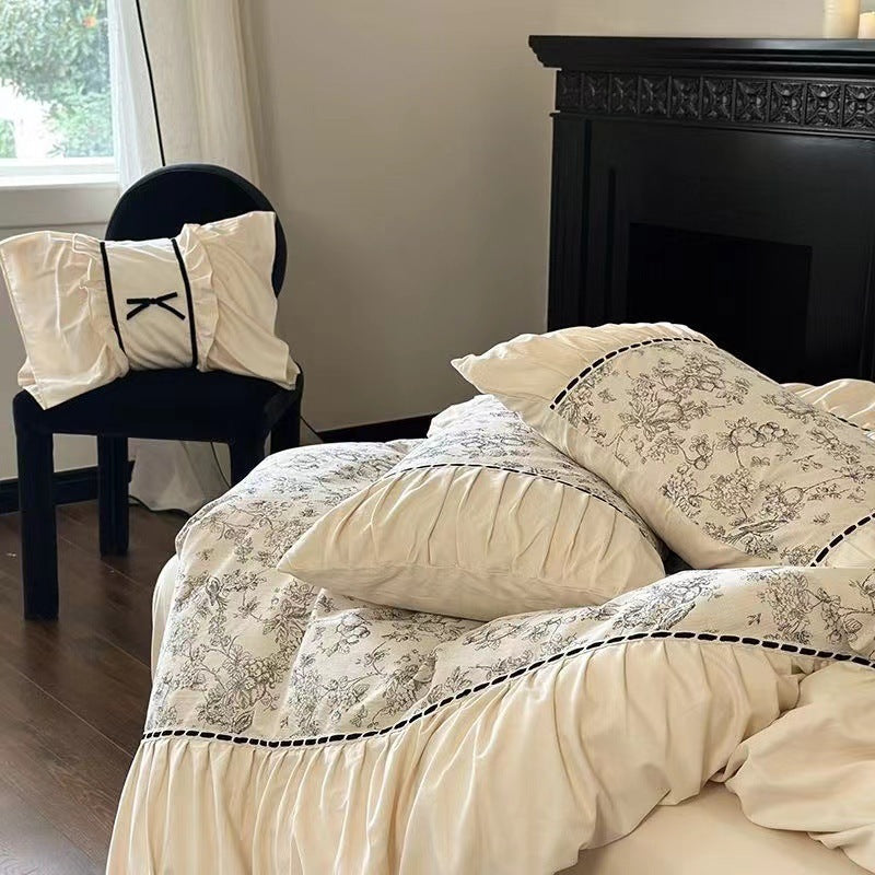 KTX-315923 French Vintage Style Warmth Four-Piece Lace Bedding Set for Autumn and Winter