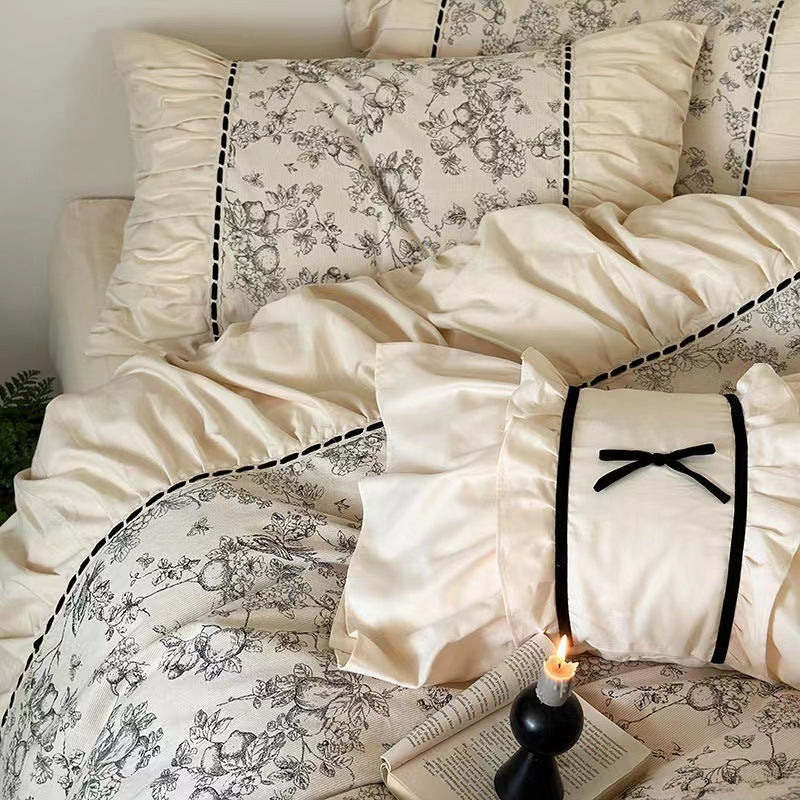 KTX-315923 French Vintage Style Warmth Four-Piece Lace Bedding Set for Autumn and Winter