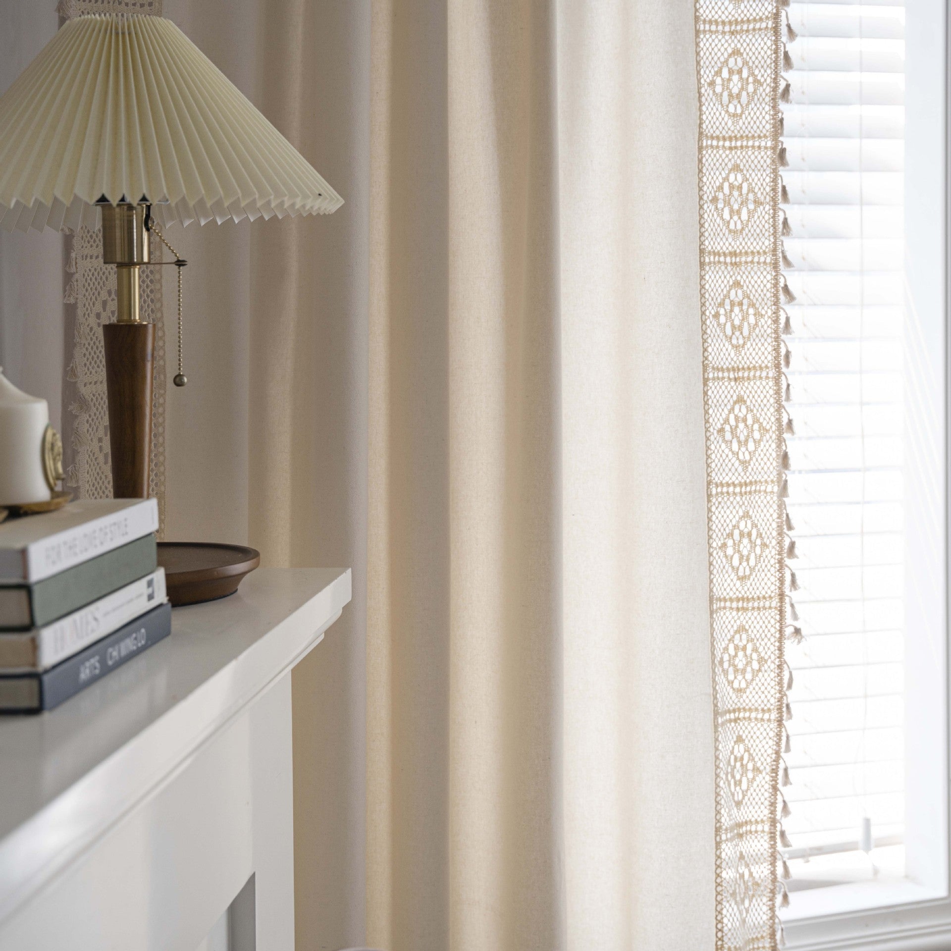KTX-317971 Handmade Cotton Linen Semi-Transparent Partition Curtain with Crochet tassels