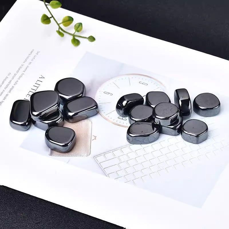 HKM-318099 Natural Hematite Raw Stone Ornaments - Various Sizes (1-4cm) - Modern Black Crystal Decor