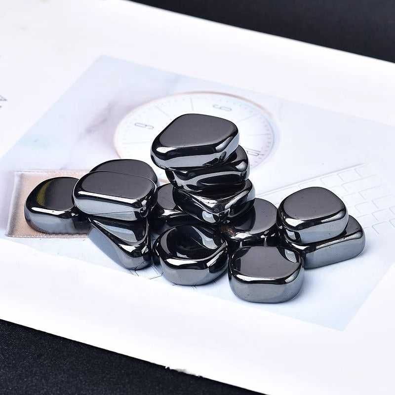 HKM-318099 Natural Hematite Raw Stone Ornaments - Various Sizes (1-4cm) - Modern Black Crystal Decor