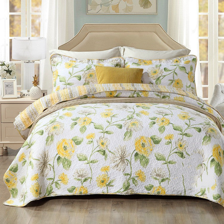 HKM-323027 Three-Piece Cotton Washed Air-Conditioning Quilt Set with Embroidered Floral Design
