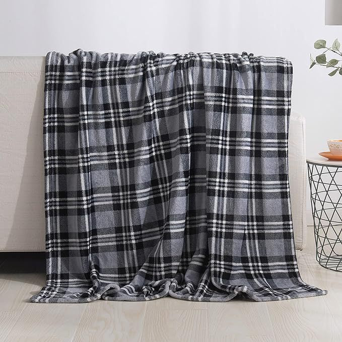 HKM-327635 Christmas Snowflake Flannel Blanket - 3D Printed Nap Quilt Available in Multiple Sizes