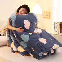HKM-329107 Double-Sided Fleece Quilt for Dorms - Soft Polyester with Fun Prints