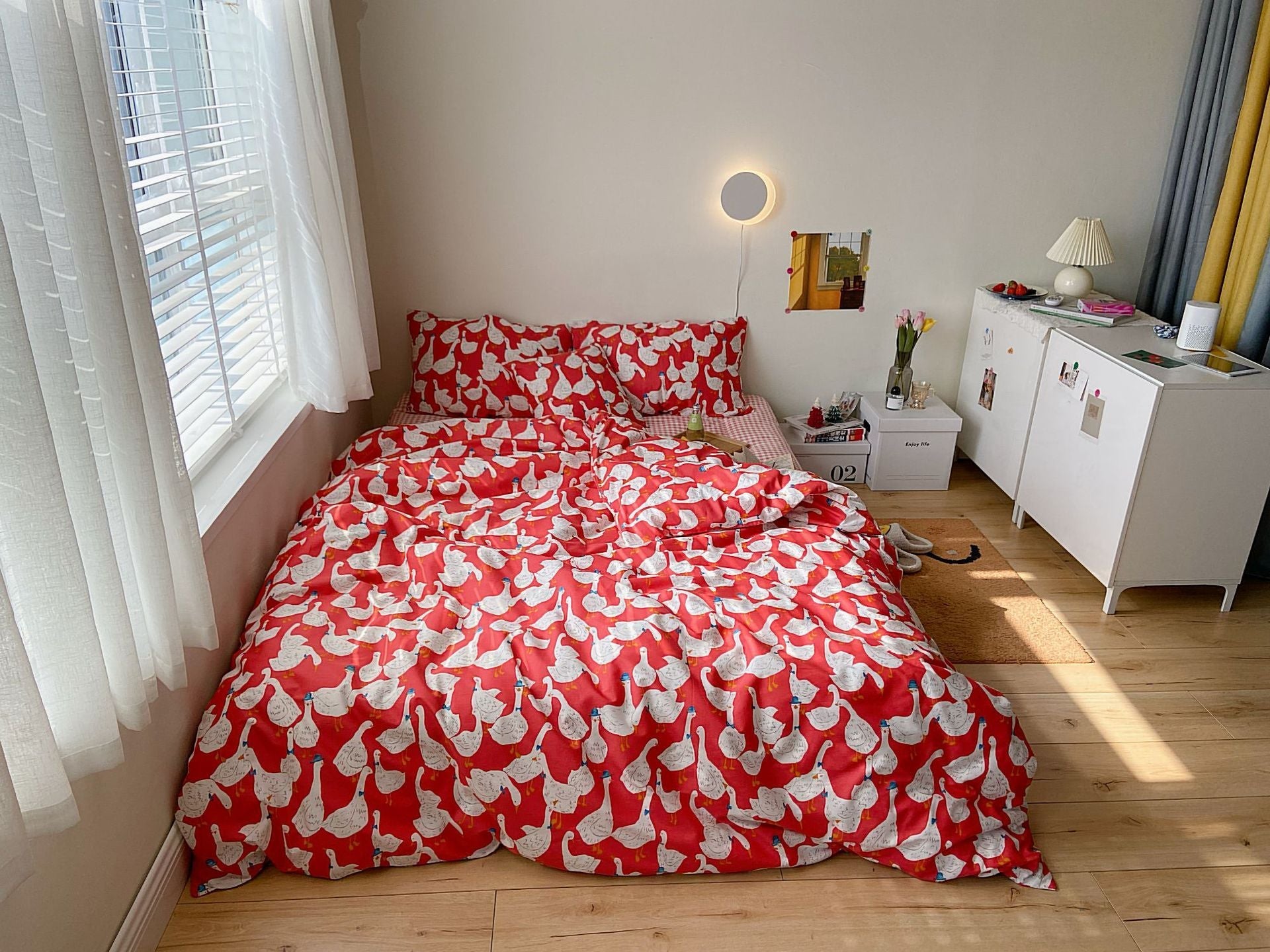 HKM-335699 Cotton 4-Piece Bed Sheet Set with Quilt and Pillow Covers for Comfortable Sleeping