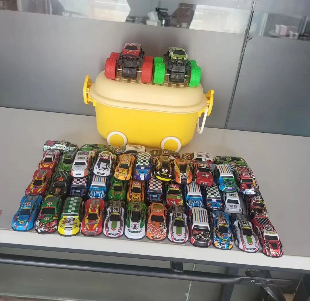HKM-337491 Diecast 1:64 Scale Pull Back Race Car Model - Alloy & Plastic Toy Vehicle Collection