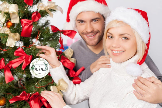 HKM-338451 Christmas Wooden Round Hanging Plaque Decoration - Various Designs for Holiday Parties
