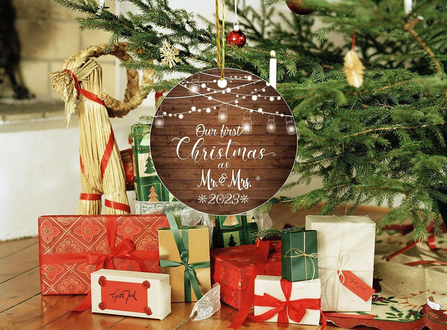 HKM-338451 Christmas Wooden Round Hanging Plaque Decoration - Various Designs for Holiday Parties