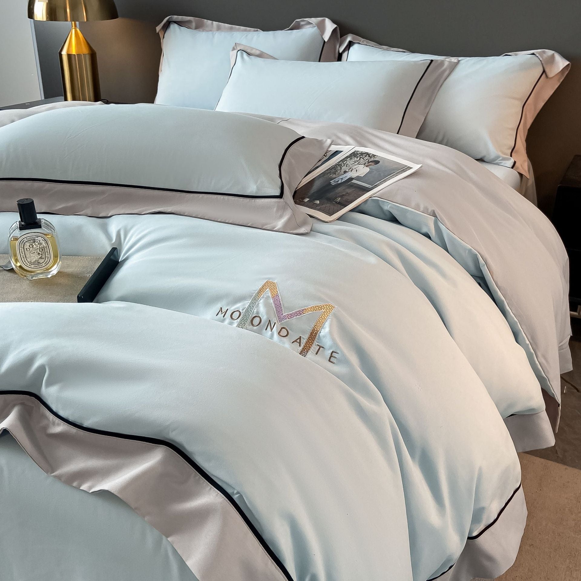 HKM-338835 Light Luxury Four-Piece Cotton Bedding Set with Embroidery and Customized Sizes