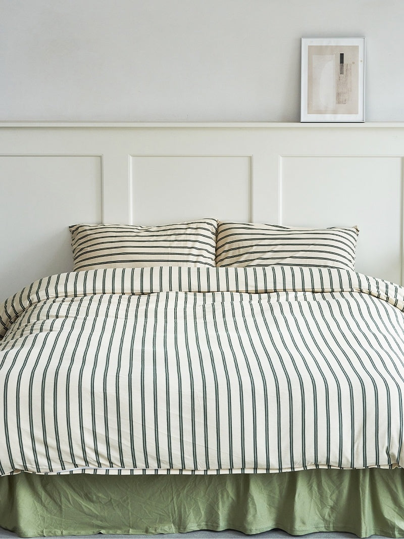 HKM-344211 Double Bed Fitted Sheet Set with Stripe Design in Cotton - Includes Fitted Sheet, Quilt Cover, and Pillowcases