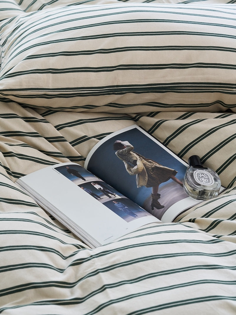 HKM-344211 Double Bed Fitted Sheet Set with Stripe Design in Cotton - Includes Fitted Sheet, Quilt Cover, and Pillowcases