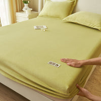 HKM-350035 Solid Color Fleece-Lined Bedspread for 1.5m Bed in Modern Milk Fiber Design