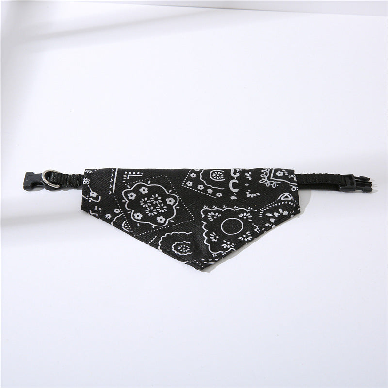 HKM-352211 Adjustable Triangle Print Collar for Pets - Stylish and Durable Polyester Design