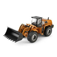 HKM-354451 1:14 Scale Electric Remote Control Truck with Light and Sound Features for Indoor and Outdoor Play